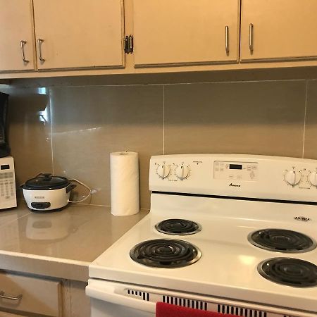 1 Bedroom / 1 Bath . Private Apt. Free Wifi, Interent & Parking Sinajana Екстер'єр фото
